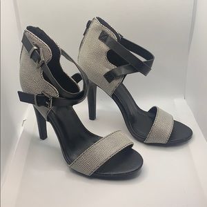 Dheart heels